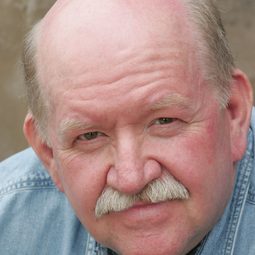 Rodger Boyce 飾演 El Paso Sheriff