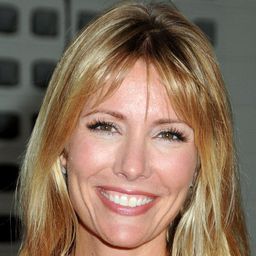 塔娃·史蜜莉 飾演 