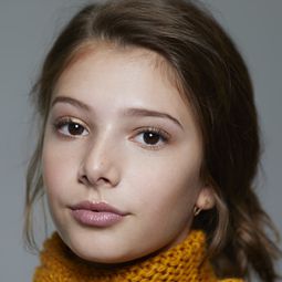 Makenzie Moss - 時代教主：喬布斯演員 飾演Lisa Brennan (5)