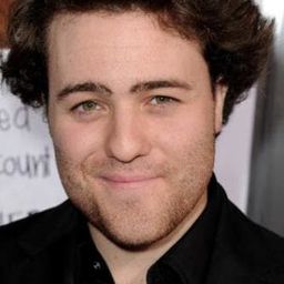 Jameson Moss - 緋聞教主演員 飾演Evan