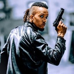 Herry Singano 飾演 Herry