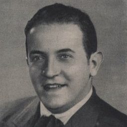 Manuel Arbó 飾演 Camarero viejo (uncredited)