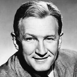 Joe Sawyer 飾演 Coach Eversmith