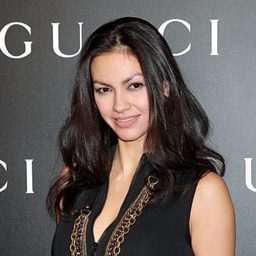 Rosemary Vandebrouck 飾演 Yara