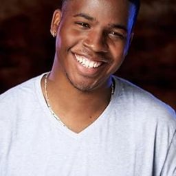 Cameron Leonard - 超危險警探演員 飾演Barman Leonard