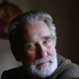 Mario Rigoni Stern 飾演 Self