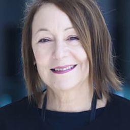 Lydia Fotopoulou 飾演 Mother