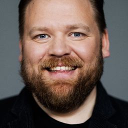 Hannes Óli Ágústsson 飾演 Knútur