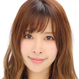 水澤史繪 飾演 Erika Kurumi / Cure Marine (voice)