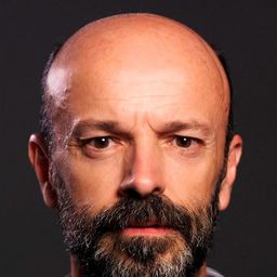 Manu Hernández 飾演 Pablito