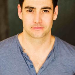 Jeremy Guilbaut 飾演 Jonah Baldwin