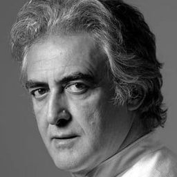 Paolo Bessegato 飾演 Prof. Ghisalberti