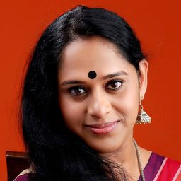 Sajitha Madathil 飾演 Mohammad Nazeer's mother