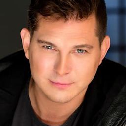 Paul Becker 飾演 Dancer (uncredited)