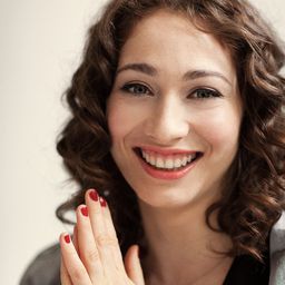 蕾吉娜·史派克特 飾演 Self