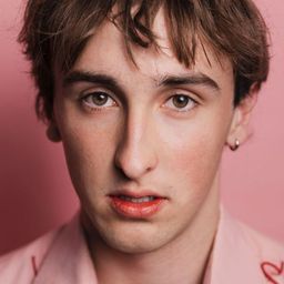 Jona Volkmann - 阿湯的火星任務演員 飾演Nick